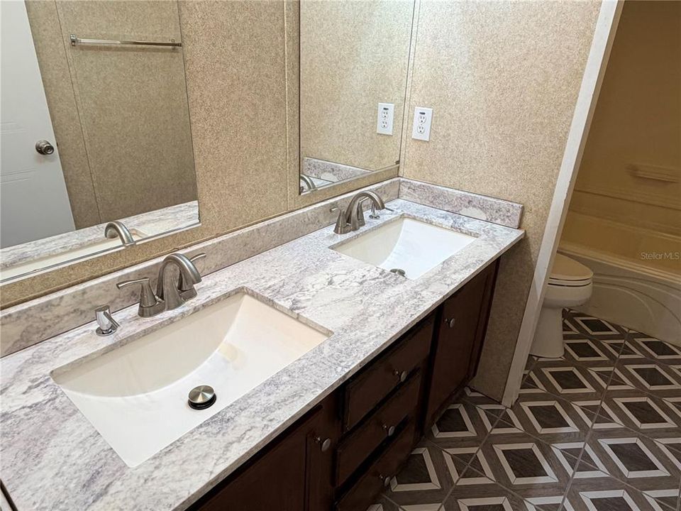 For Sale: $174,900 (3 beds, 2 baths, 1800 Square Feet)