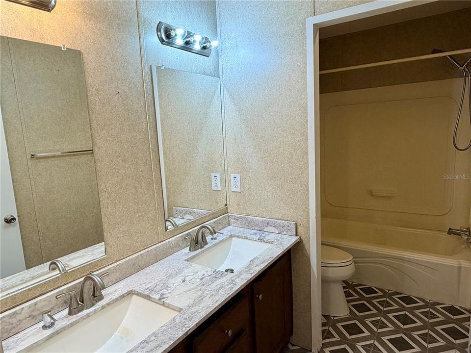 For Sale: $174,900 (3 beds, 2 baths, 1800 Square Feet)