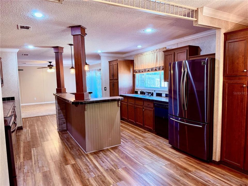 For Sale: $174,900 (3 beds, 2 baths, 1800 Square Feet)
