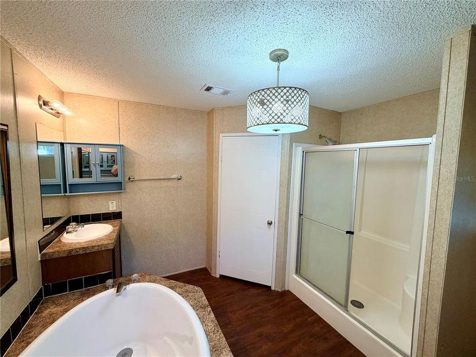 For Sale: $174,900 (3 beds, 2 baths, 1800 Square Feet)