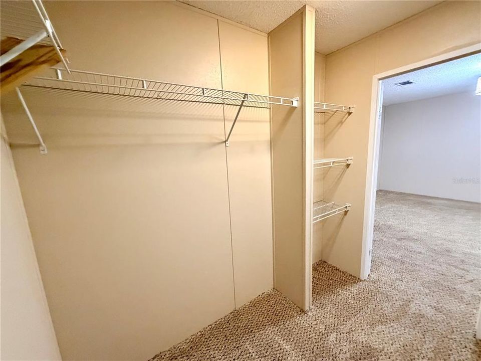 For Sale: $174,900 (3 beds, 2 baths, 1800 Square Feet)