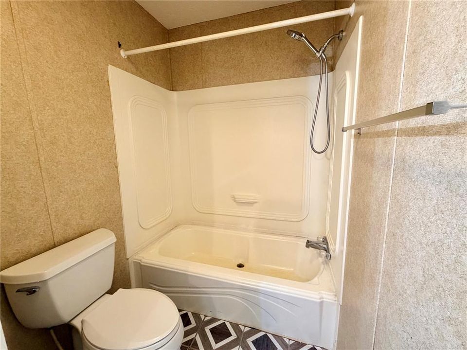 For Sale: $174,900 (3 beds, 2 baths, 1800 Square Feet)