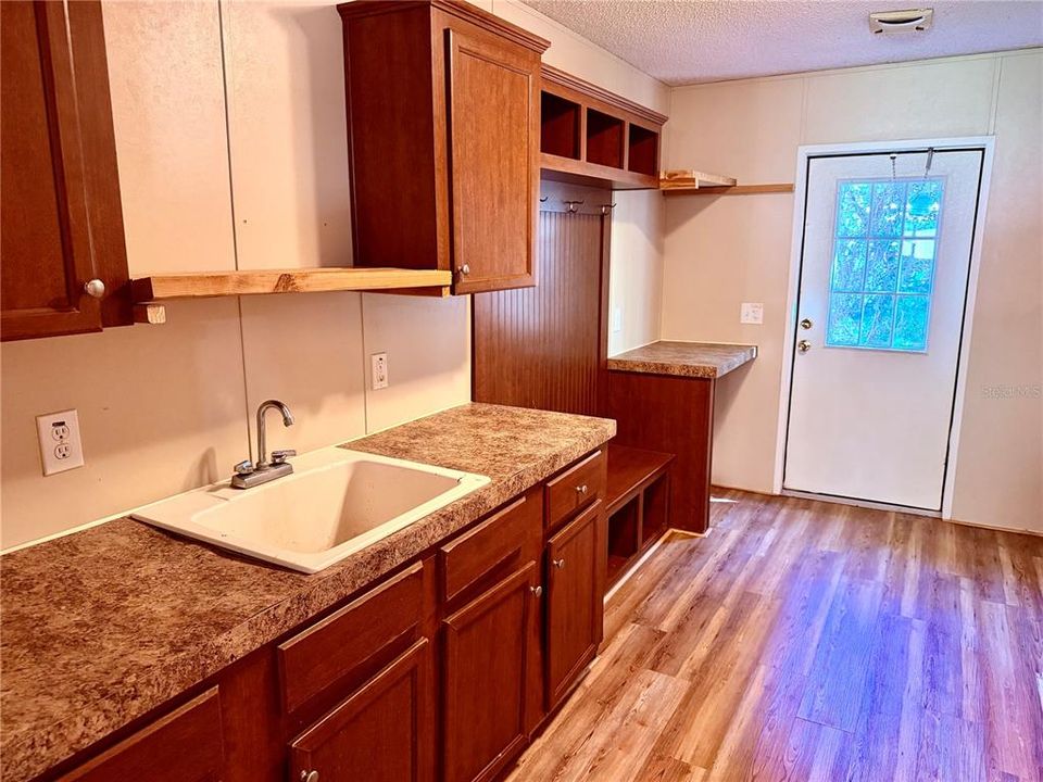 For Sale: $174,900 (3 beds, 2 baths, 1800 Square Feet)