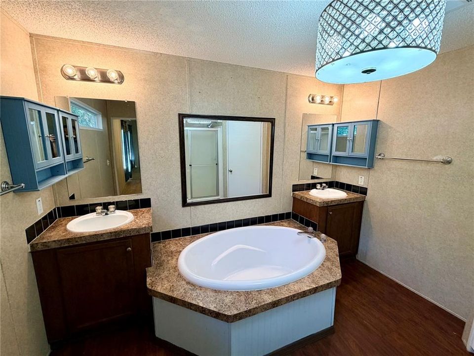 For Sale: $174,900 (3 beds, 2 baths, 1800 Square Feet)