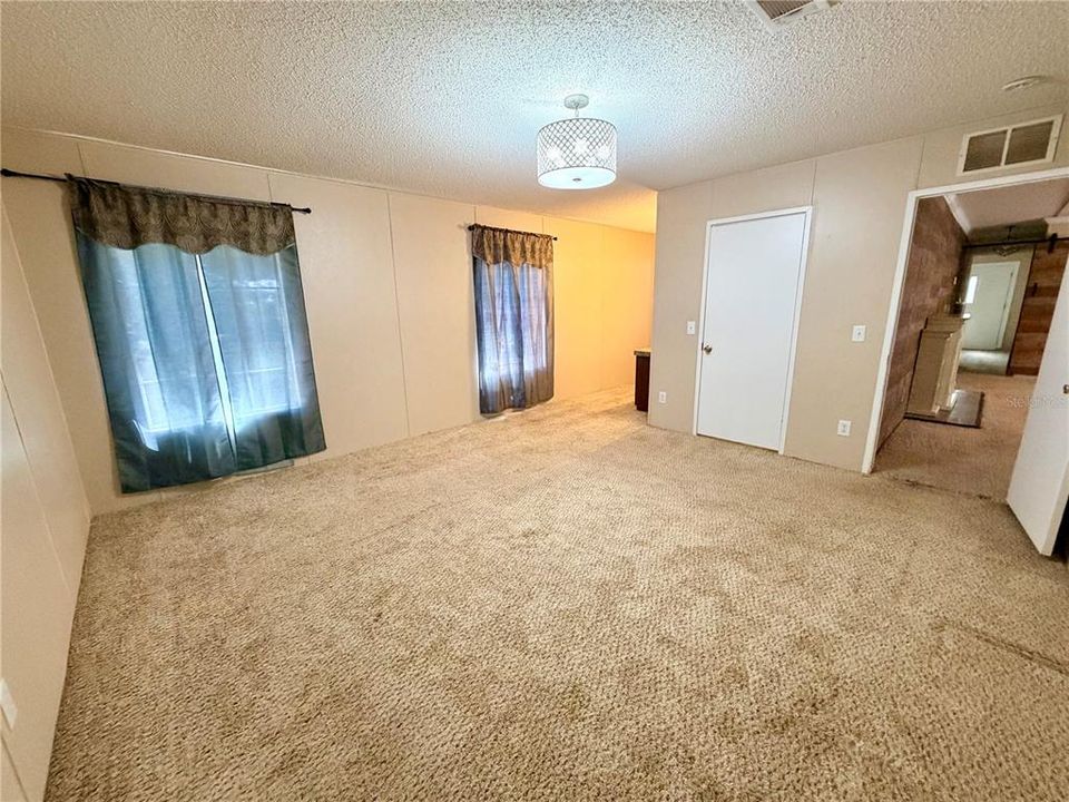 For Sale: $174,900 (3 beds, 2 baths, 1800 Square Feet)