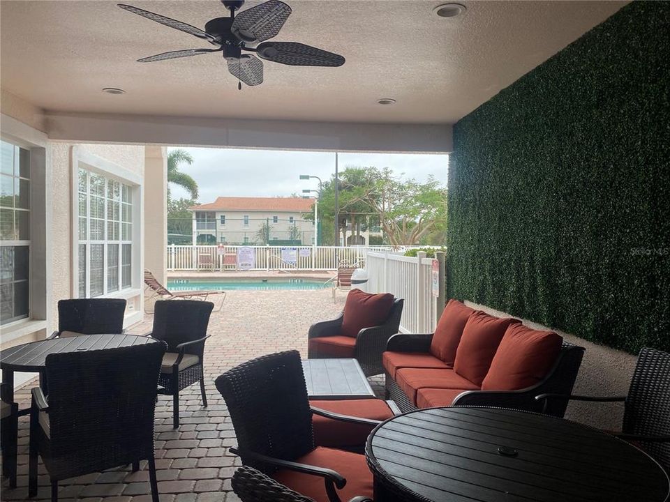 En Venta: $259,900 (2 camas, 2 baños, 957 Pies cuadrados)