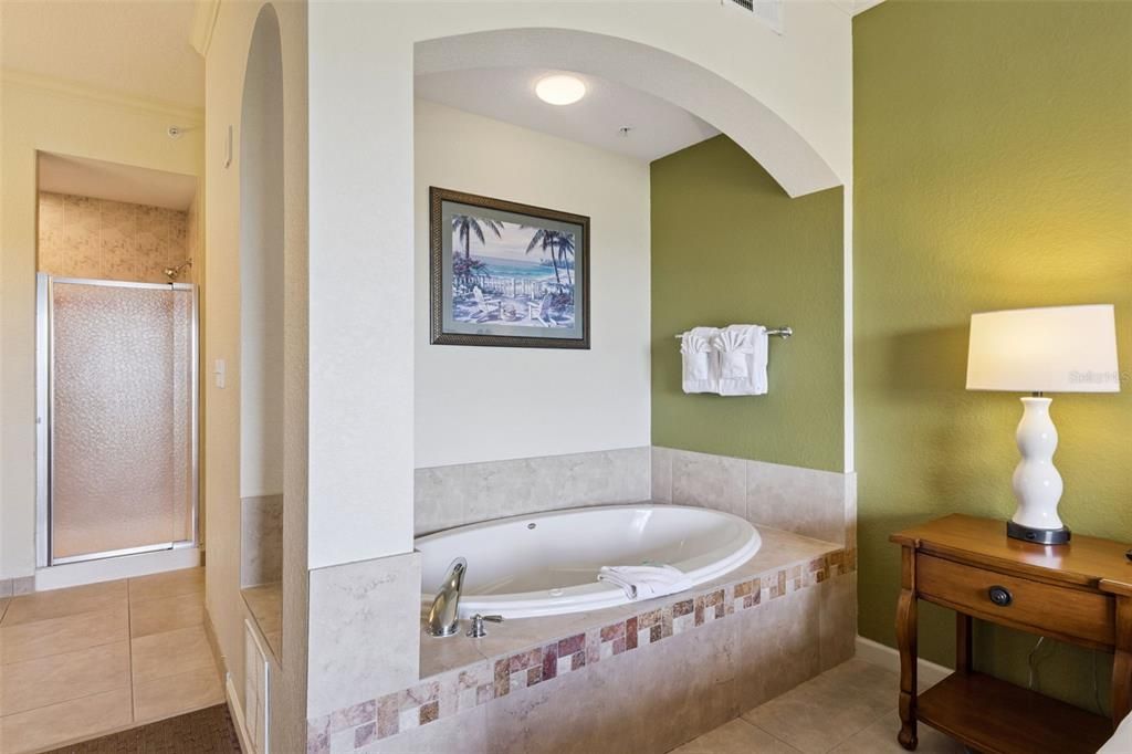 For Sale: $349,999 (4 beds, 4 baths, 2141 Square Feet)