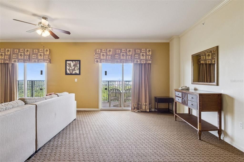 For Sale: $349,999 (4 beds, 4 baths, 2141 Square Feet)