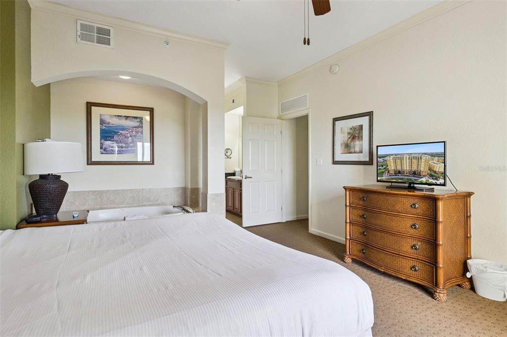 For Sale: $349,999 (4 beds, 4 baths, 2141 Square Feet)