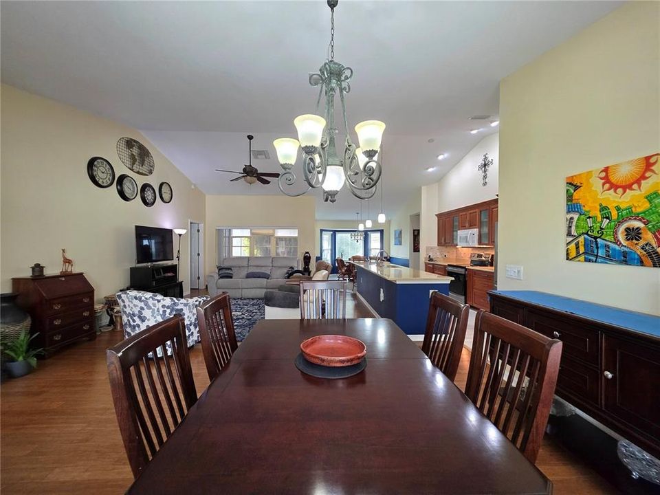 For Sale: $319,900 (3 beds, 2 baths, 1730 Square Feet)