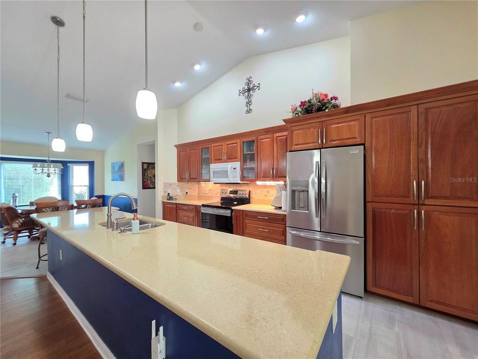 For Sale: $319,900 (3 beds, 2 baths, 1730 Square Feet)