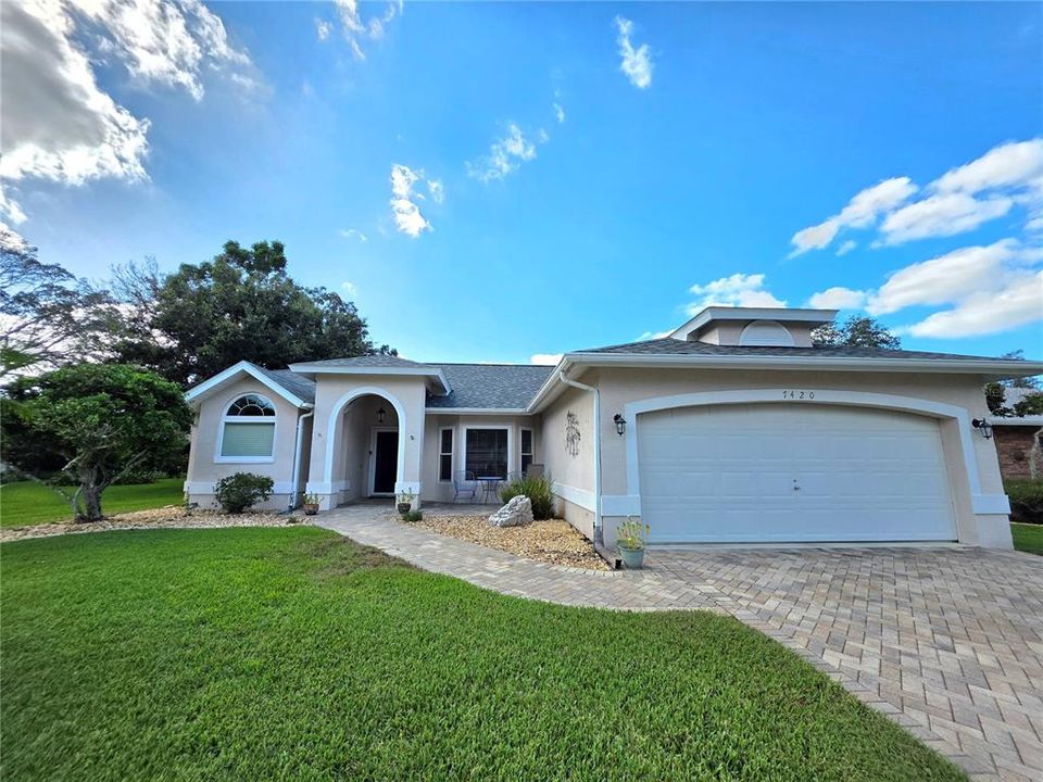 For Sale: $319,900 (3 beds, 2 baths, 1730 Square Feet)