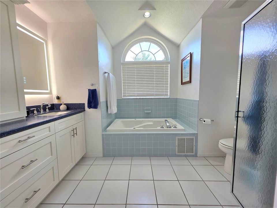 For Sale: $319,900 (3 beds, 2 baths, 1730 Square Feet)
