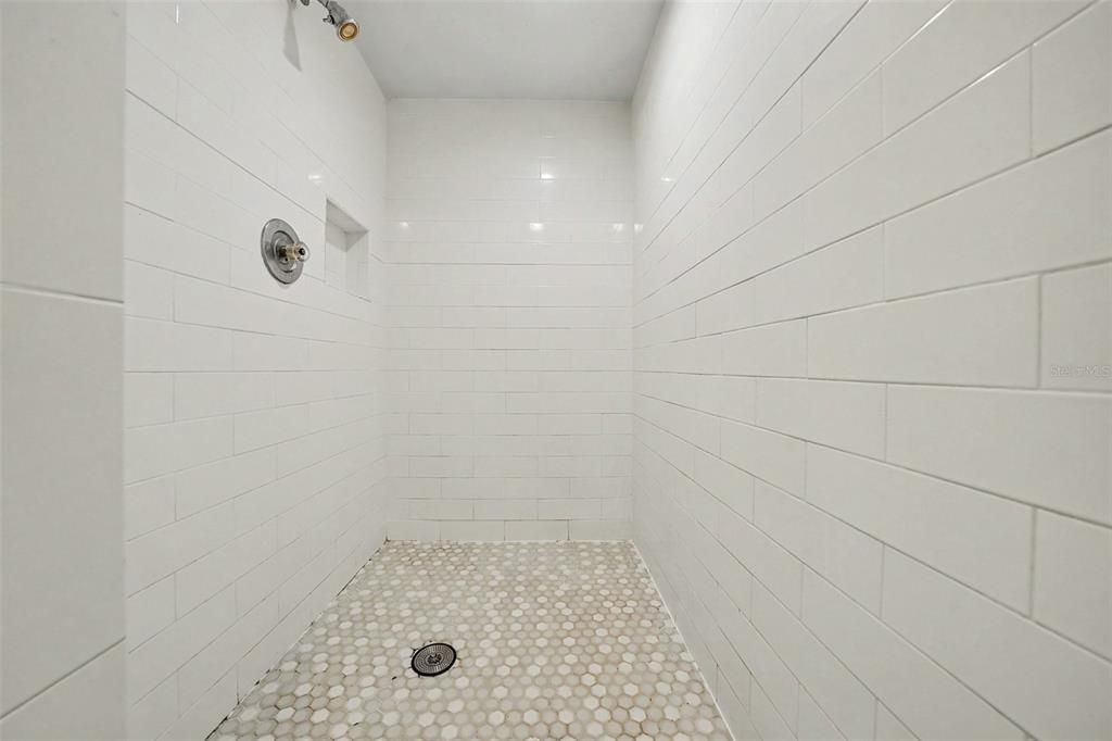En Venta: $292,400 (3 camas, 2 baños, 1571 Pies cuadrados)