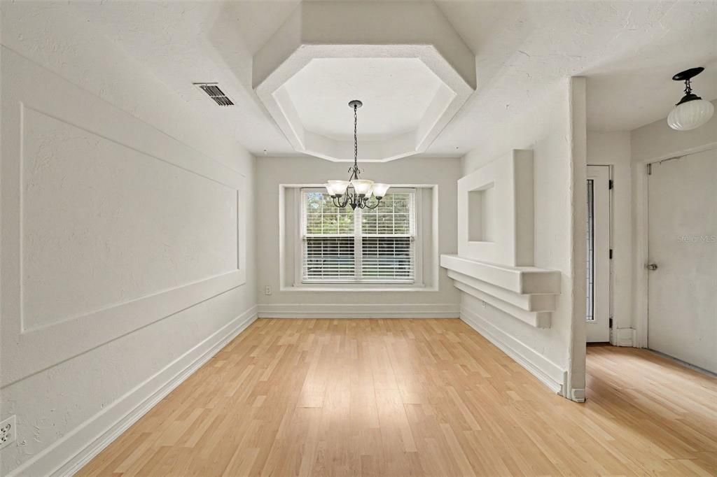 En Venta: $292,400 (3 camas, 2 baños, 1571 Pies cuadrados)