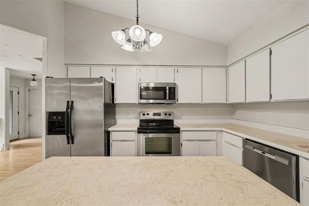 En Venta: $292,400 (3 camas, 2 baños, 1571 Pies cuadrados)