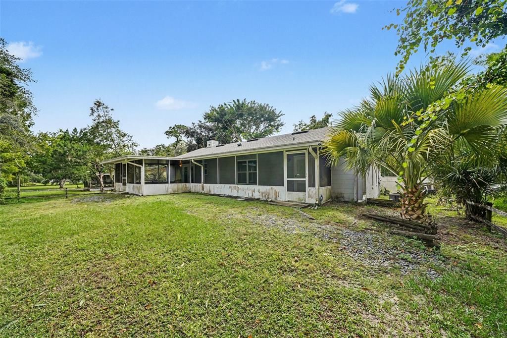 En Venta: $292,400 (3 camas, 2 baños, 1571 Pies cuadrados)