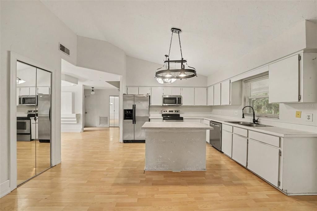 En Venta: $292,400 (3 camas, 2 baños, 1571 Pies cuadrados)