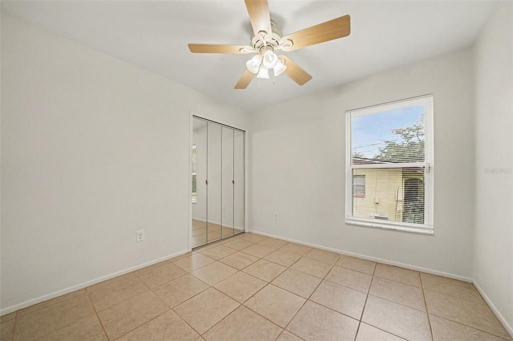 En Venta: $292,400 (3 camas, 2 baños, 1571 Pies cuadrados)