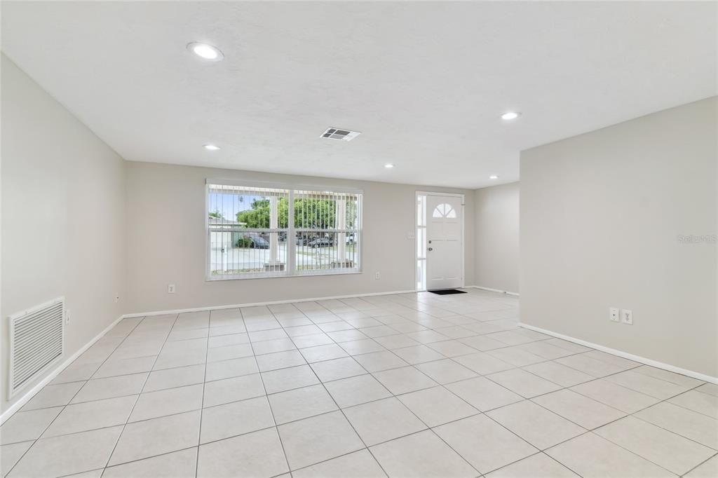 В аренду: $1,950 (3 спален, 2 ванн, 1518 Квадратных фут)