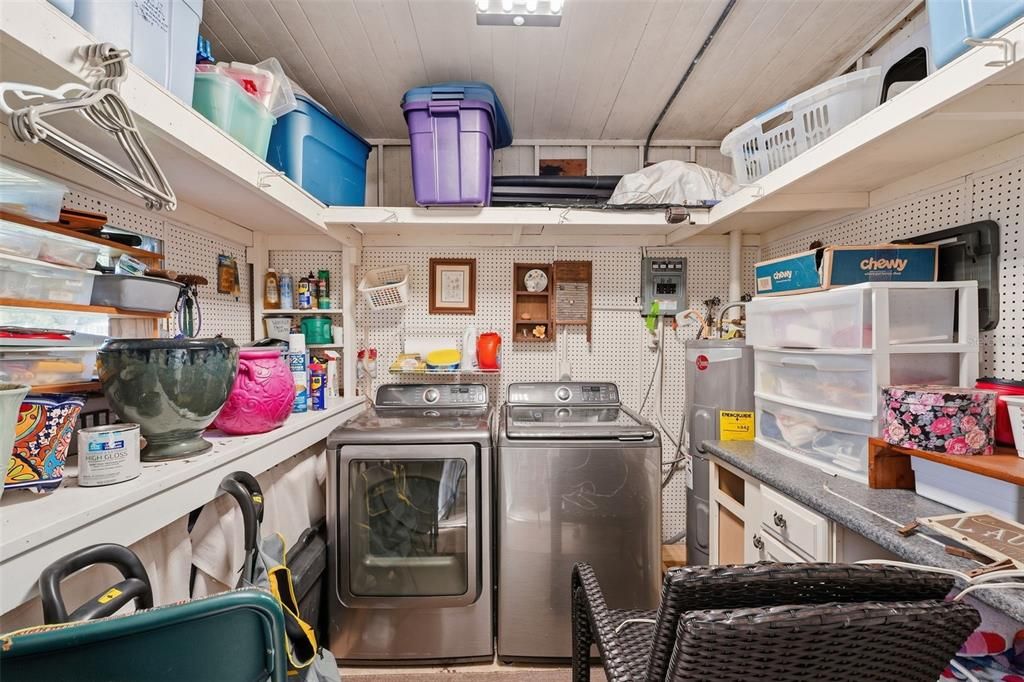 На продажу: $249,000 (2 спален, 2 ванн, 1015 Квадратных фут)
