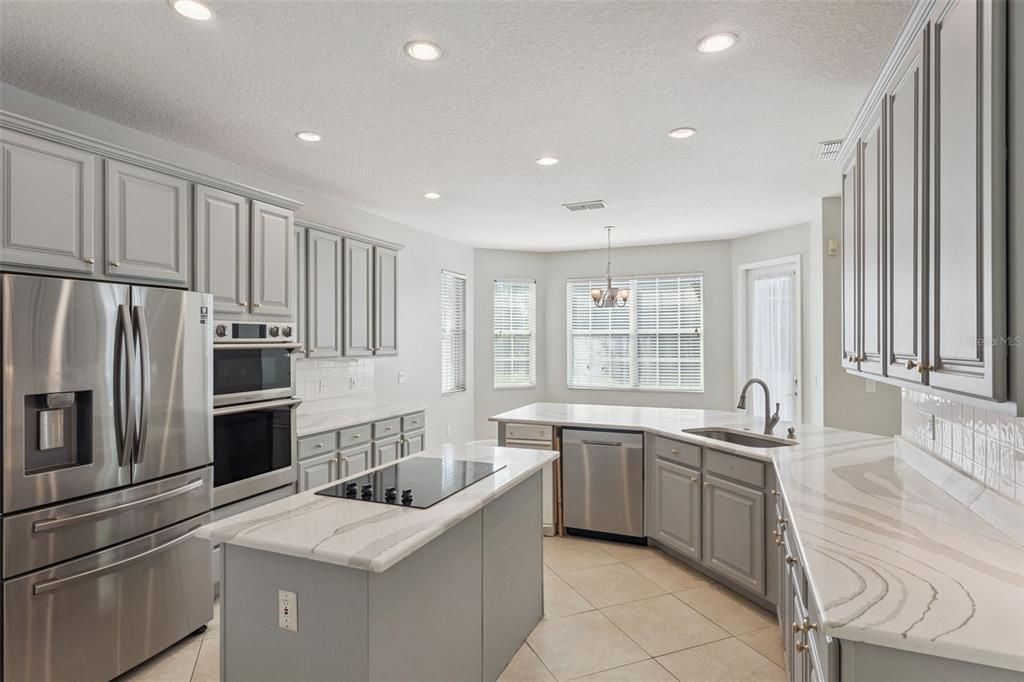 For Sale: $899,900 (5 beds, 4 baths, 3514 Square Feet)