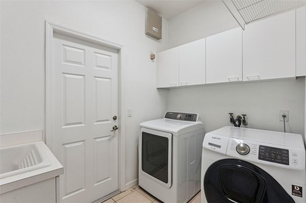 For Sale: $899,900 (5 beds, 4 baths, 3514 Square Feet)
