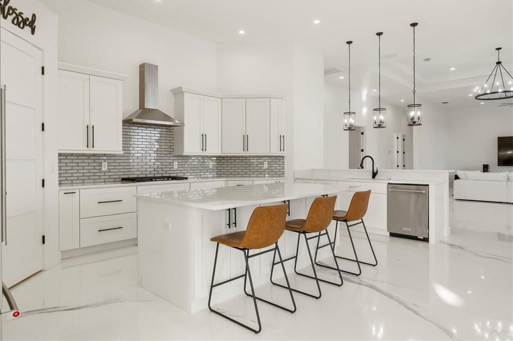 For Sale: $2,480,000 (6 beds, 6 baths, 6699 Square Feet)