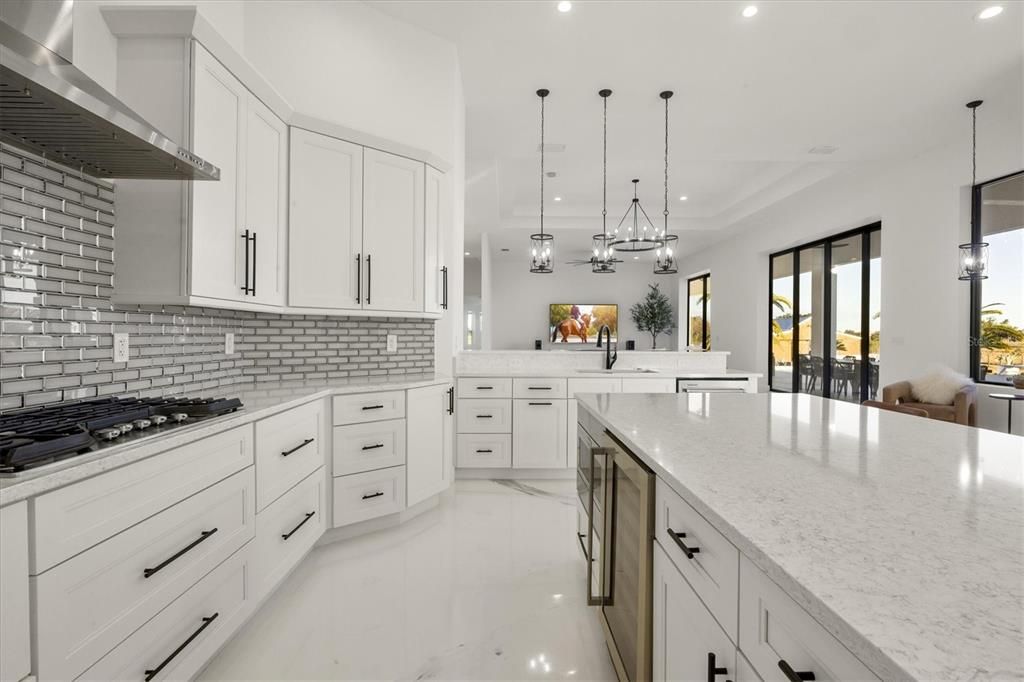 For Sale: $2,480,000 (6 beds, 6 baths, 6699 Square Feet)