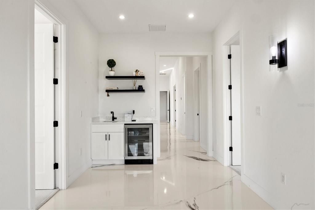 For Sale: $2,480,000 (6 beds, 6 baths, 6699 Square Feet)