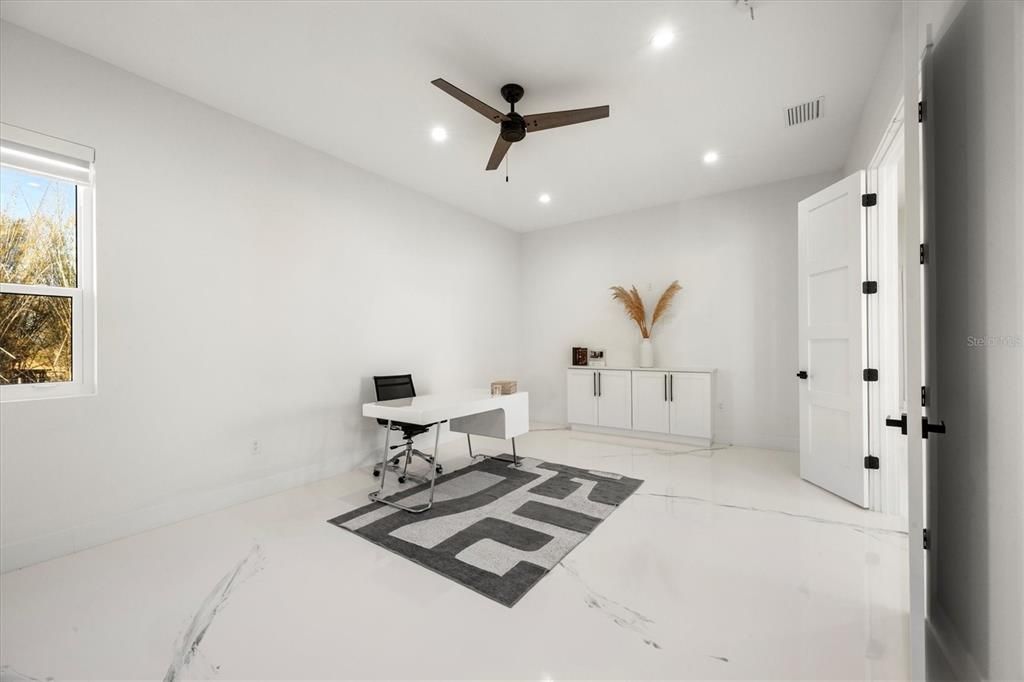 For Sale: $2,480,000 (6 beds, 6 baths, 6699 Square Feet)