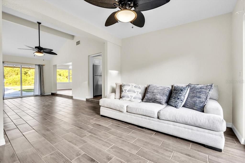 For Sale: $239,999 (2 beds, 2 baths, 1547 Square Feet)