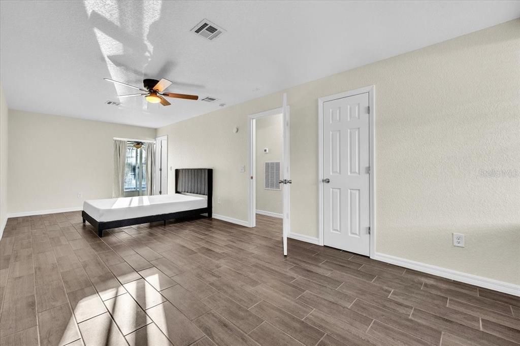 For Sale: $239,999 (2 beds, 2 baths, 1547 Square Feet)