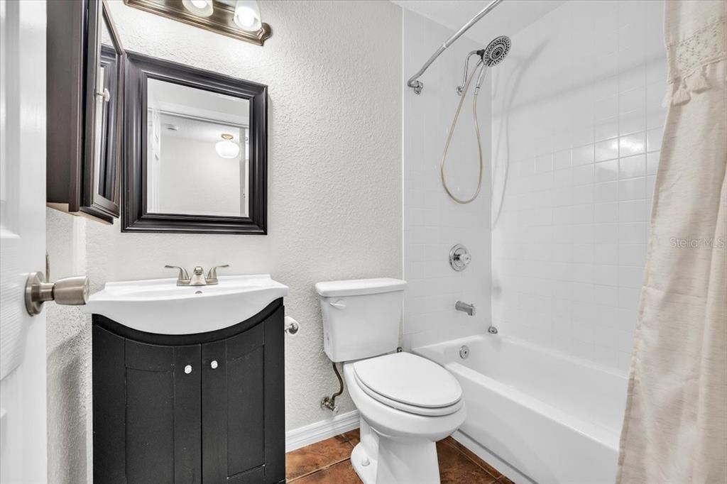 For Sale: $239,999 (2 beds, 2 baths, 1547 Square Feet)