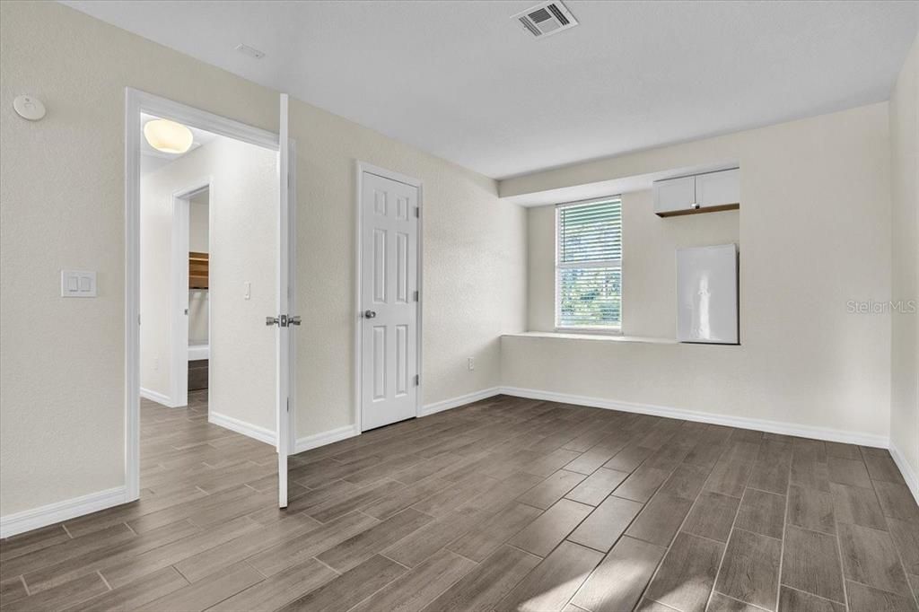 For Sale: $239,999 (2 beds, 2 baths, 1547 Square Feet)