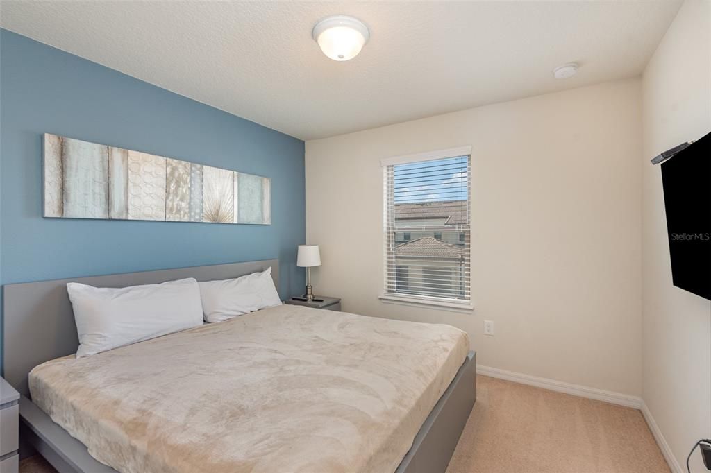 For Rent: $3,000 (5 beds, 4 baths, 2263 Square Feet)