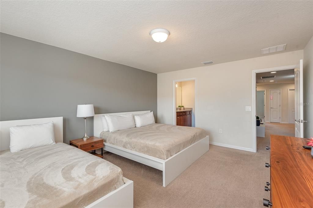 For Rent: $3,000 (5 beds, 4 baths, 2263 Square Feet)
