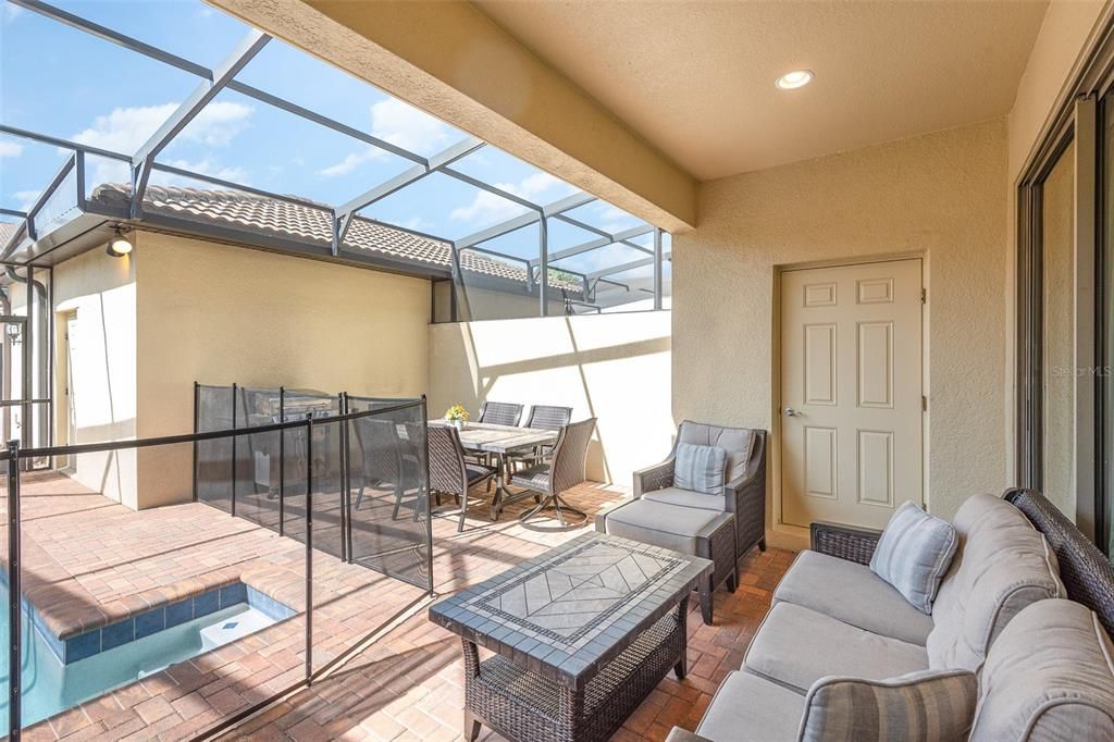 For Rent: $3,000 (5 beds, 4 baths, 2263 Square Feet)