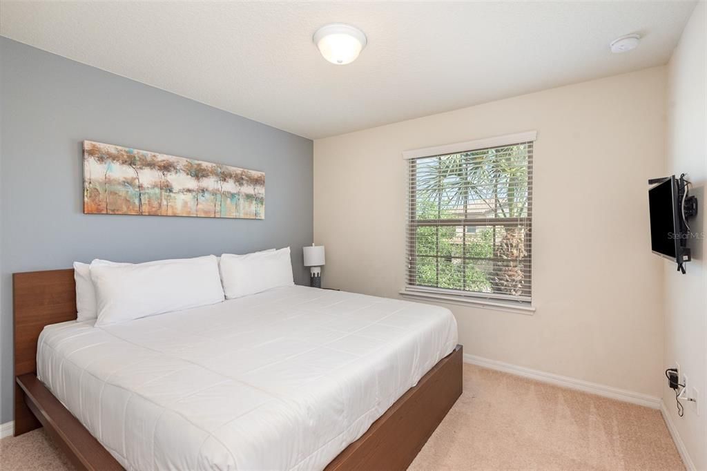 For Rent: $3,000 (5 beds, 4 baths, 2263 Square Feet)