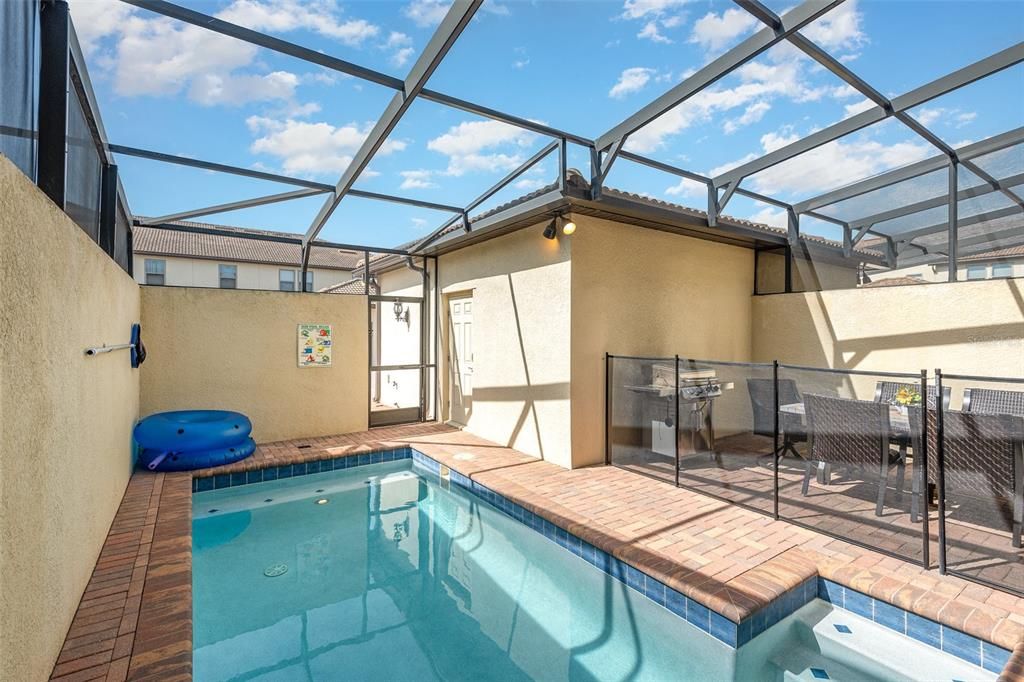 For Rent: $3,000 (5 beds, 4 baths, 2263 Square Feet)