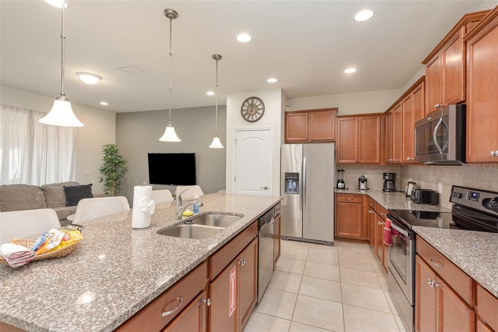 For Rent: $3,000 (5 beds, 4 baths, 2263 Square Feet)