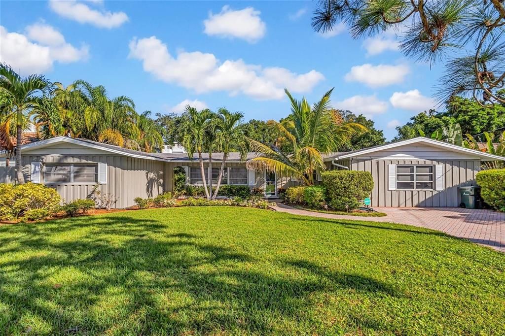 For Sale: $1,595,000 (0.36 acres)