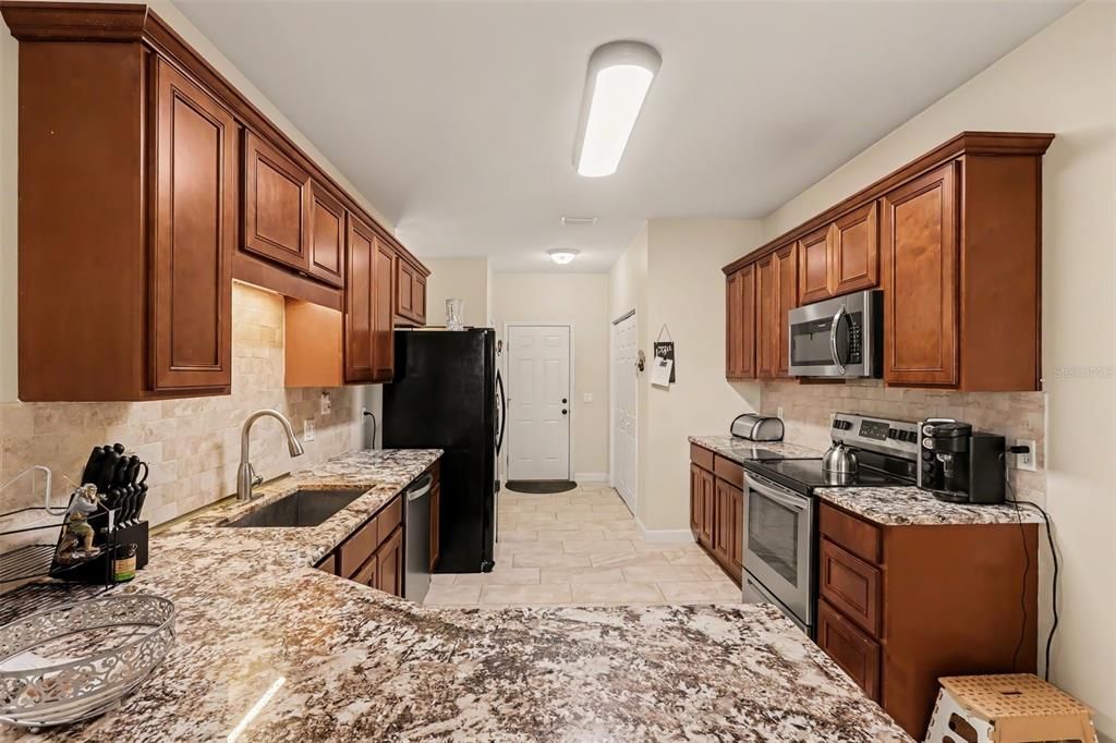 На продажу: $325,000 (3 спален, 2 ванн, 1860 Квадратных фут)