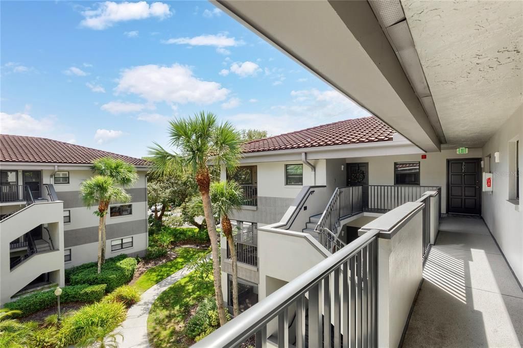 For Sale: $179,900 (2 beds, 2 baths, 1070 Square Feet)