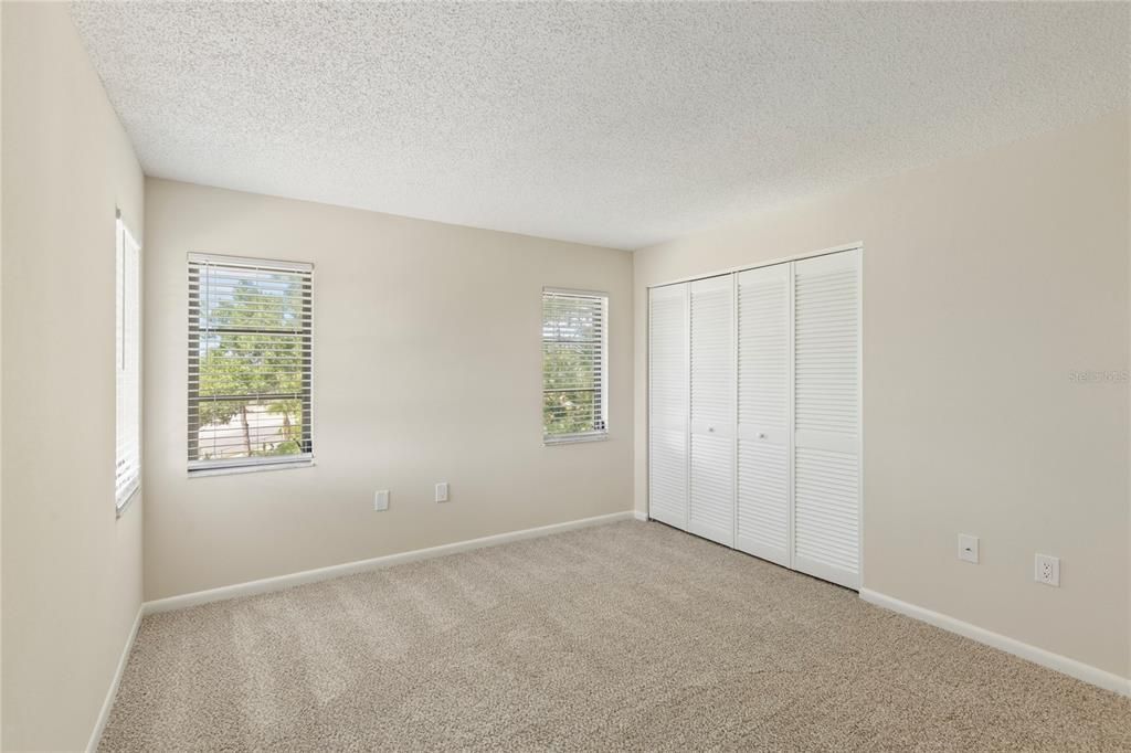 For Sale: $179,900 (2 beds, 2 baths, 1070 Square Feet)