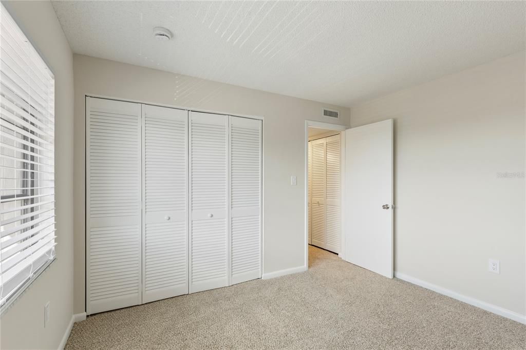 For Sale: $179,900 (2 beds, 2 baths, 1070 Square Feet)