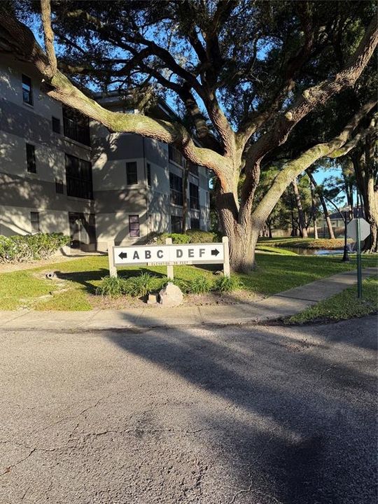 For Sale: $179,900 (2 beds, 2 baths, 1070 Square Feet)