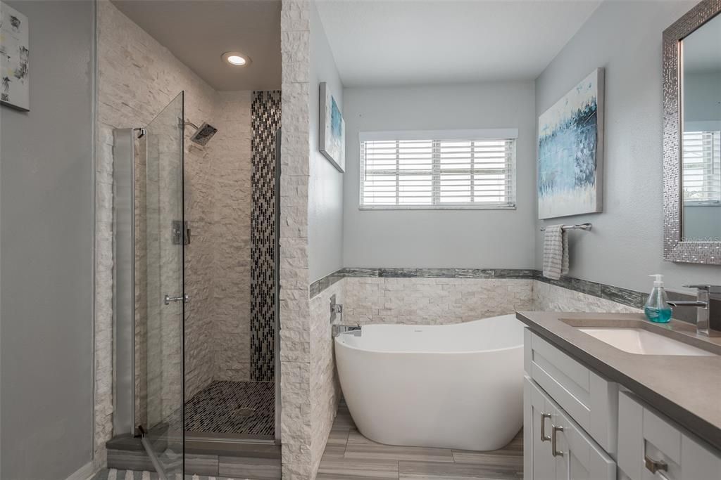 For Sale: $560,000 (3 beds, 2 baths, 2178 Square Feet)