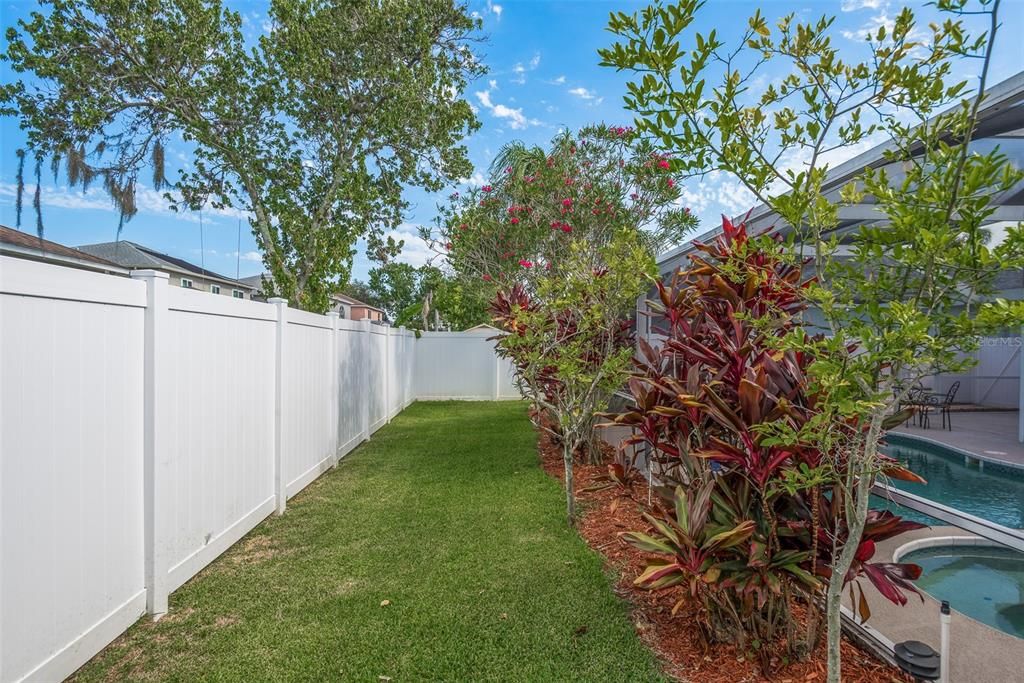 For Sale: $560,000 (3 beds, 2 baths, 2178 Square Feet)
