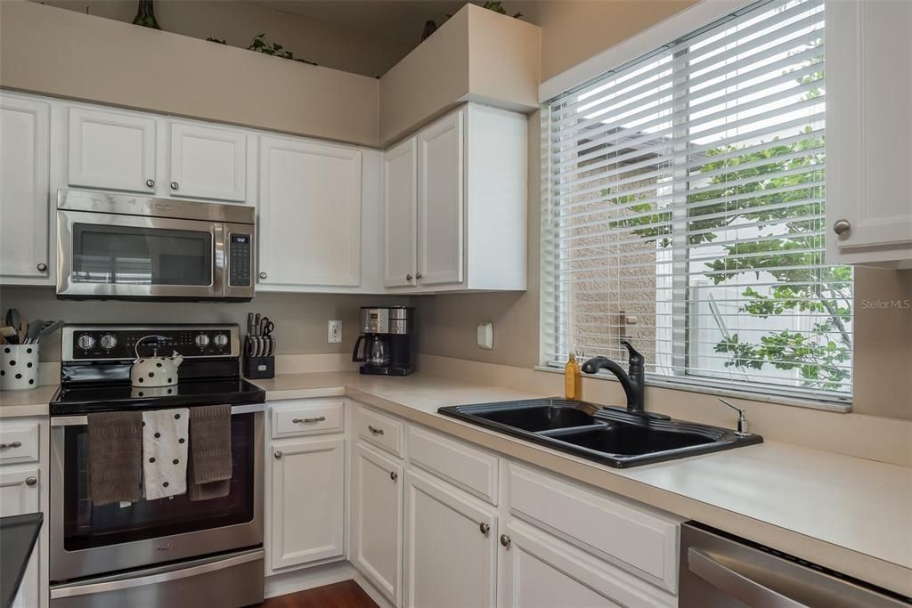 For Sale: $560,000 (3 beds, 2 baths, 2178 Square Feet)